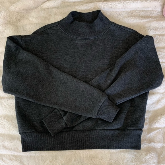 𝚃𝚄𝚁𝚃𝙻𝙴𝙽𝙴𝙲𝙺 𝚂𝚆𝙴𝙰𝚃𝙴𝚁 - Picture 3 of 3